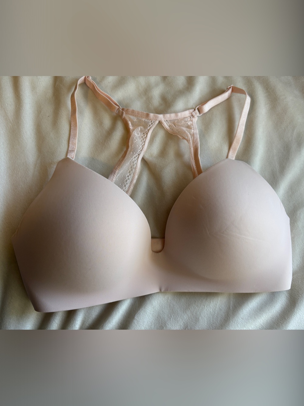 Victoria’s Secret No Wire Light Pink Lace Back Bra 32D